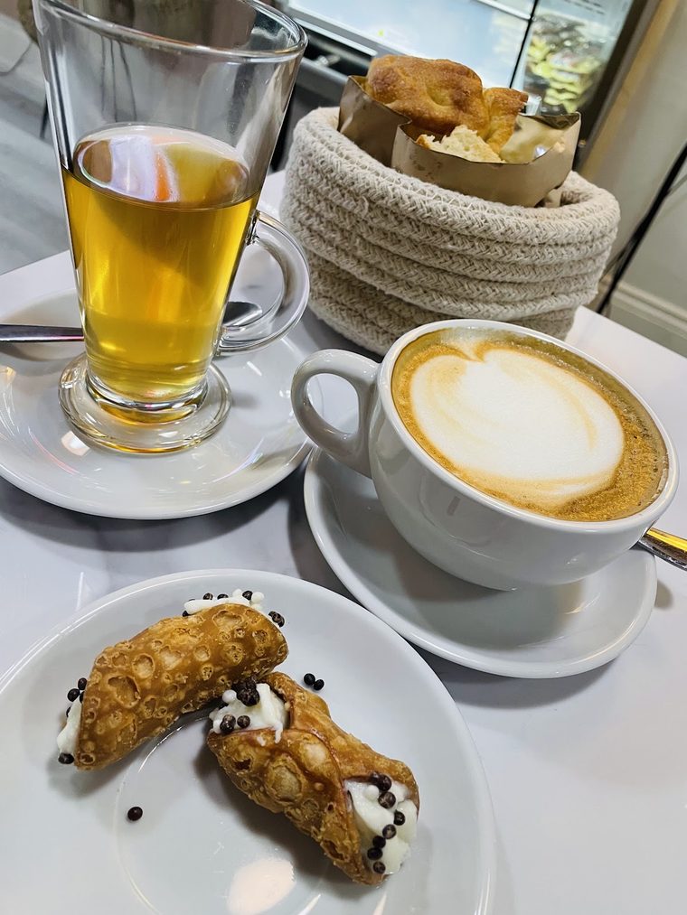 Cappuccino and cannoli